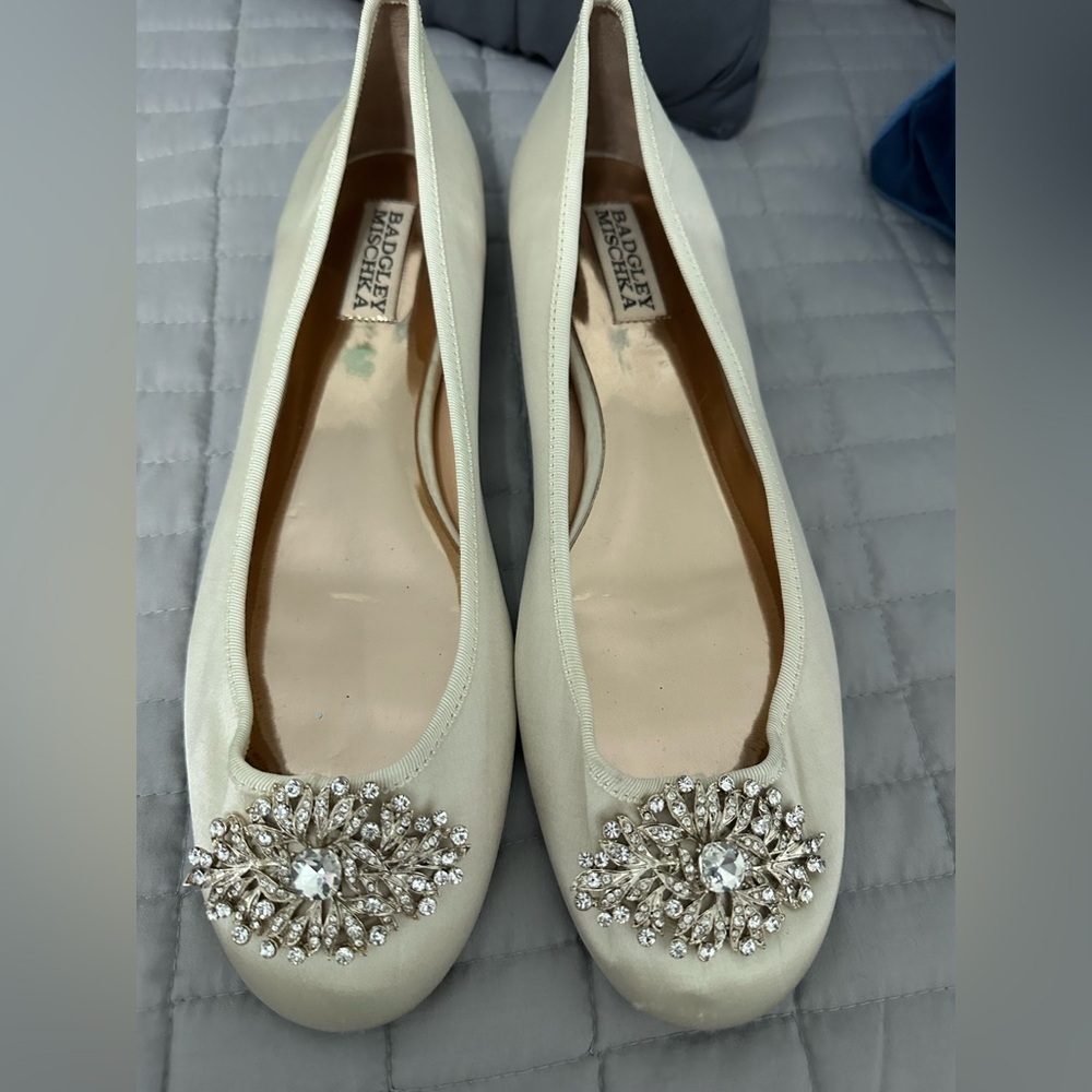Badgley Mischka Cream Crystal-Embellished Ballet Flats